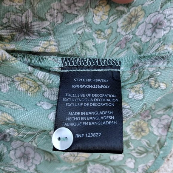 Harve Bernard  Floral Ruffle Short Sleeve Summer Blouse - Picture 3 of 4